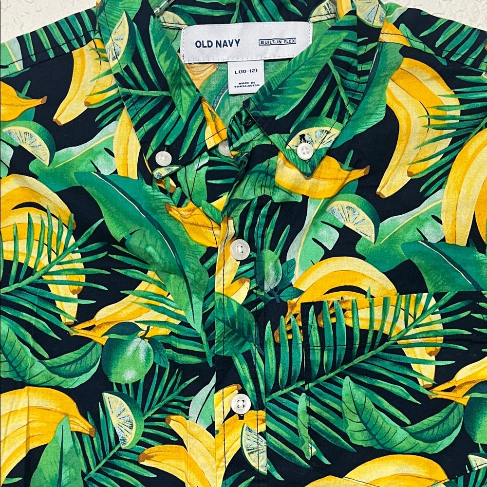 Old Navy Boys Large Green & Yellow Banana Leaf Short-Sleeve Button-Down Shirt - Picture 3 of 7